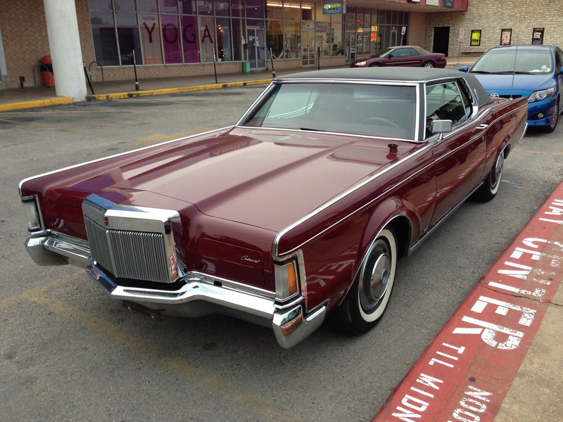 Illustration for article titled This Lincoln Continental Mark III Is A Massive American Pimpmobile